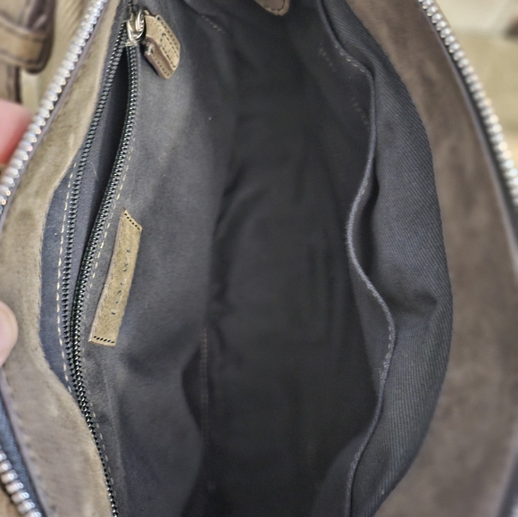 Authentic Loewe anagram Unisex messenger bag ,guitar adjustible  strap - Picture 10 of 12